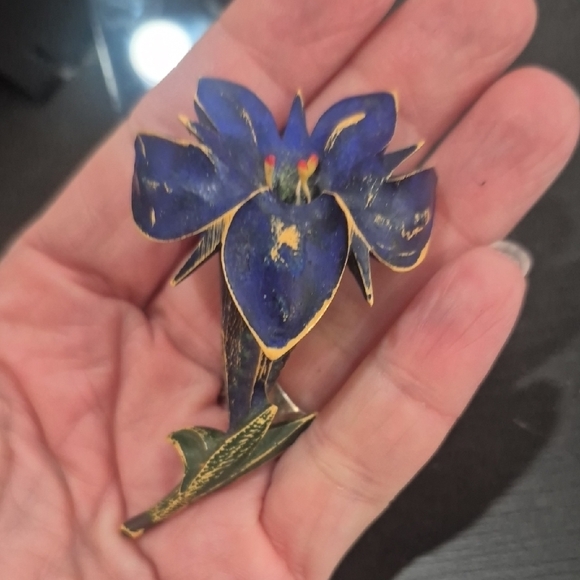 Source Unknown Jewelry - Antique Blue Purple Lilly Hand painted Flower Brooch Lawyer Wooden